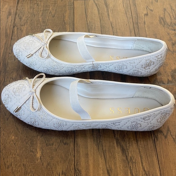 GUESS Kairo womens Ballet Flat Cream and Gold - Picture 3 of 5